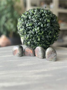 Small labradorite freeform